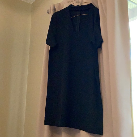 Half sleeve V neck dress - Picture 1 of 1